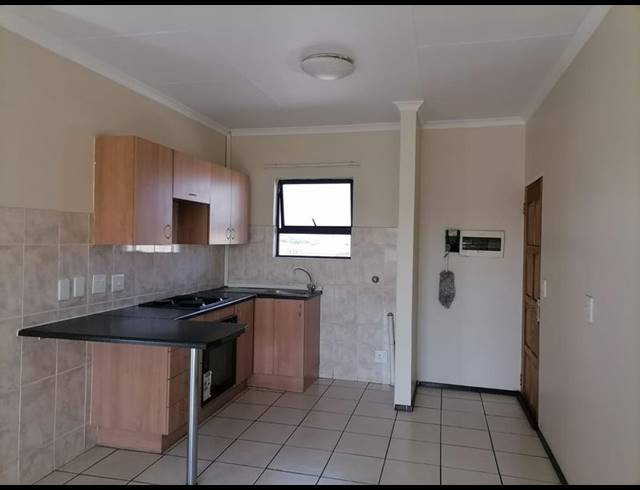 2 BEDROOM PROPERTY TO RENT IN PARKRAND